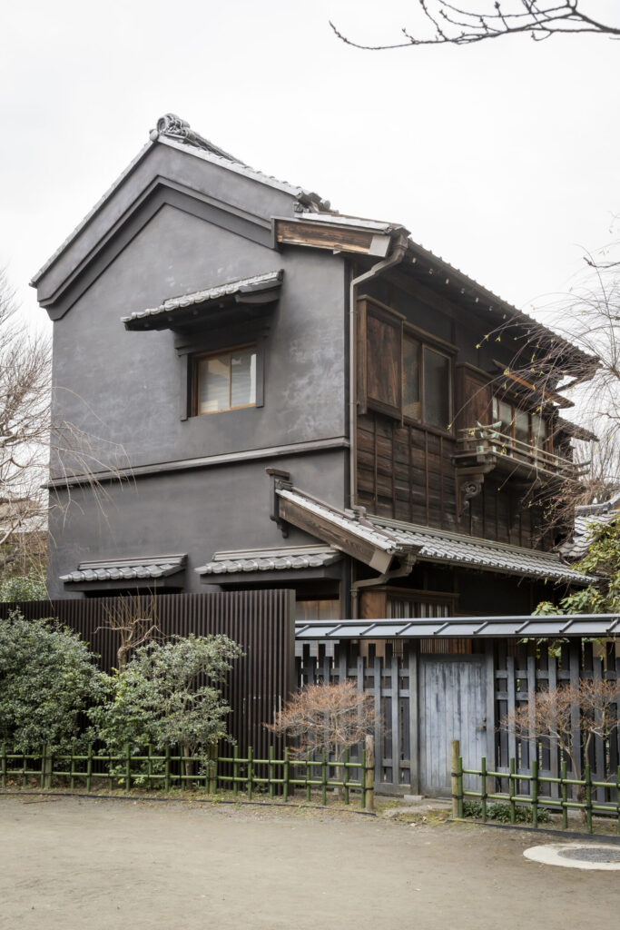 外観 江戸黒(黒漆喰)|神田の家井政