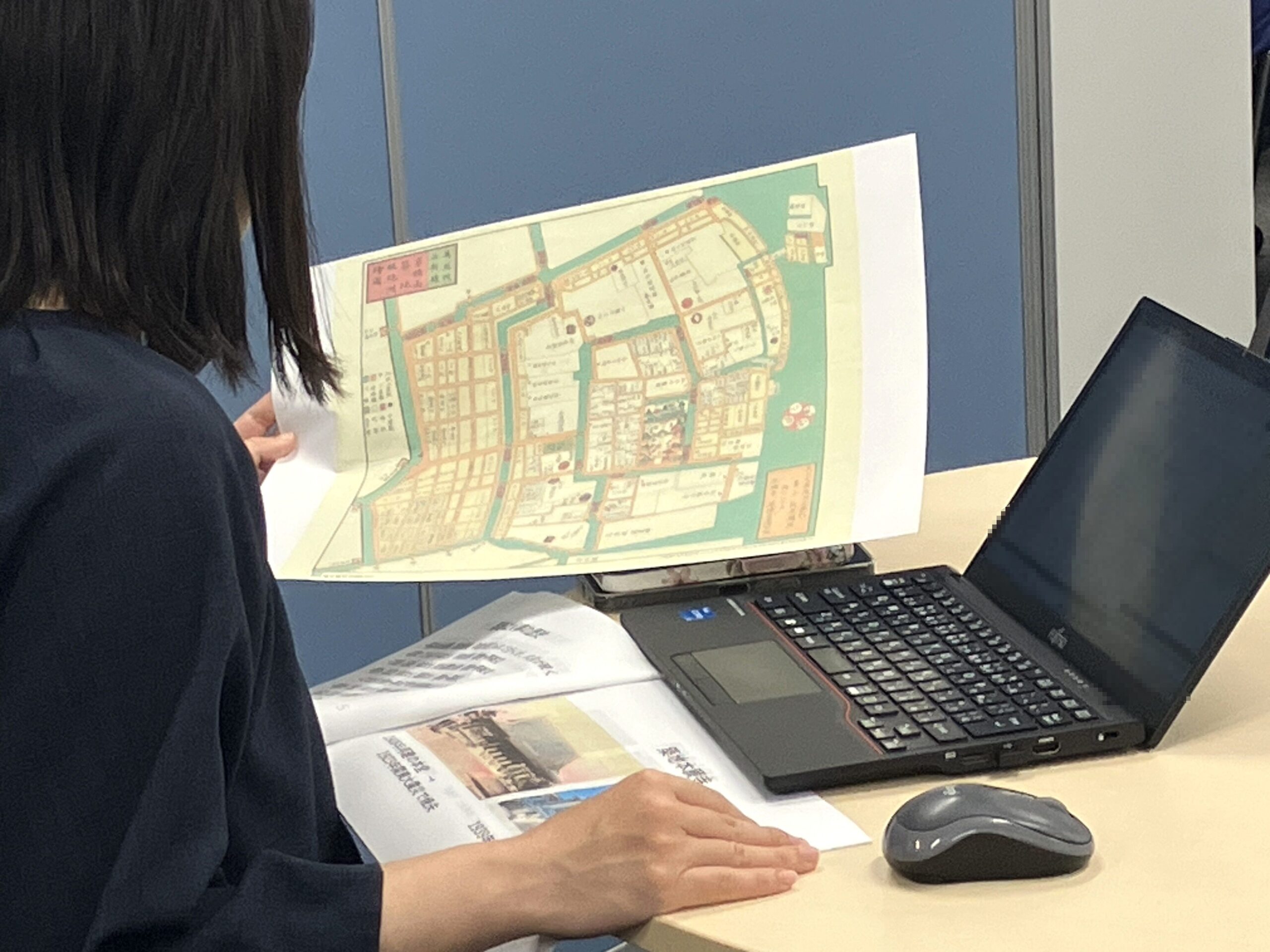 江戸文化財まち歩きガイド研修「江戸の開市から始まる築地周辺地区」を開催しました